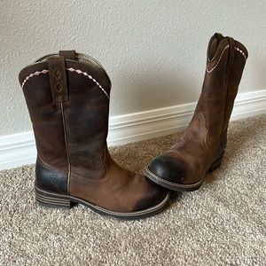 Ariat cowgirl boots